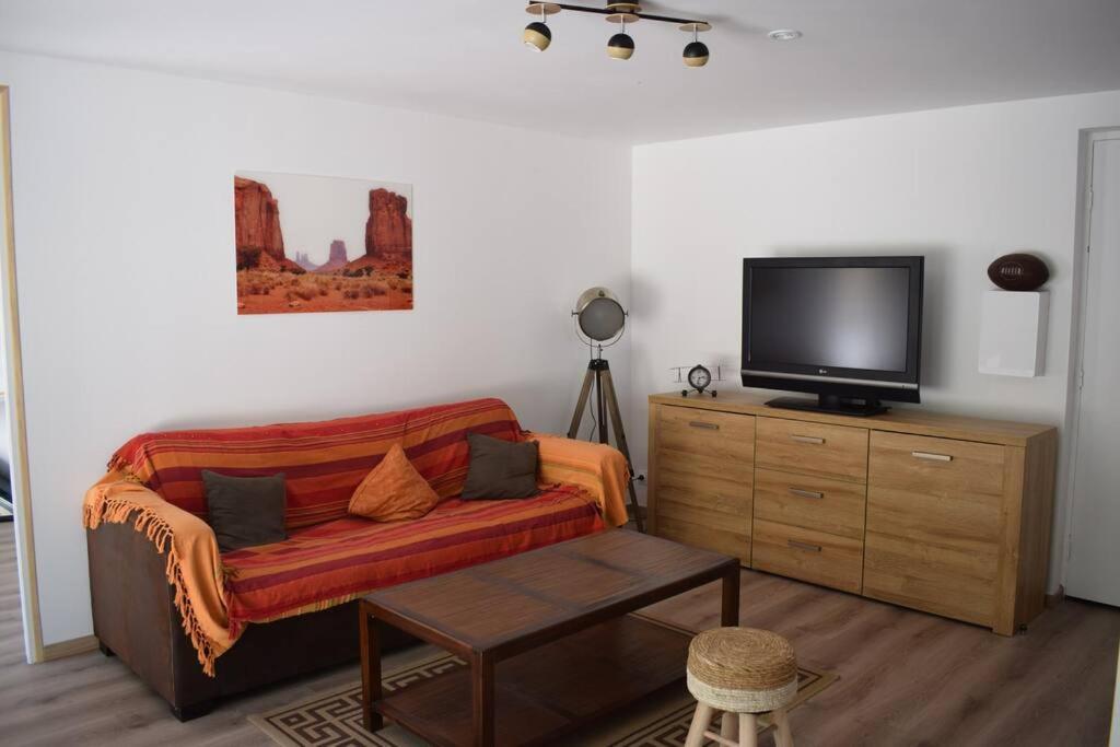 Appartement Neuf Et Independant Dans Rez-De-Villa 瓦洛里 外观 照片