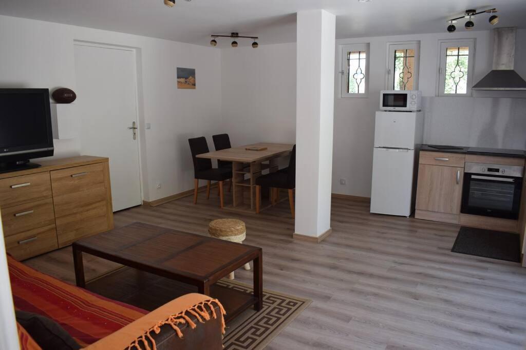 Appartement Neuf Et Independant Dans Rez-De-Villa 瓦洛里 外观 照片